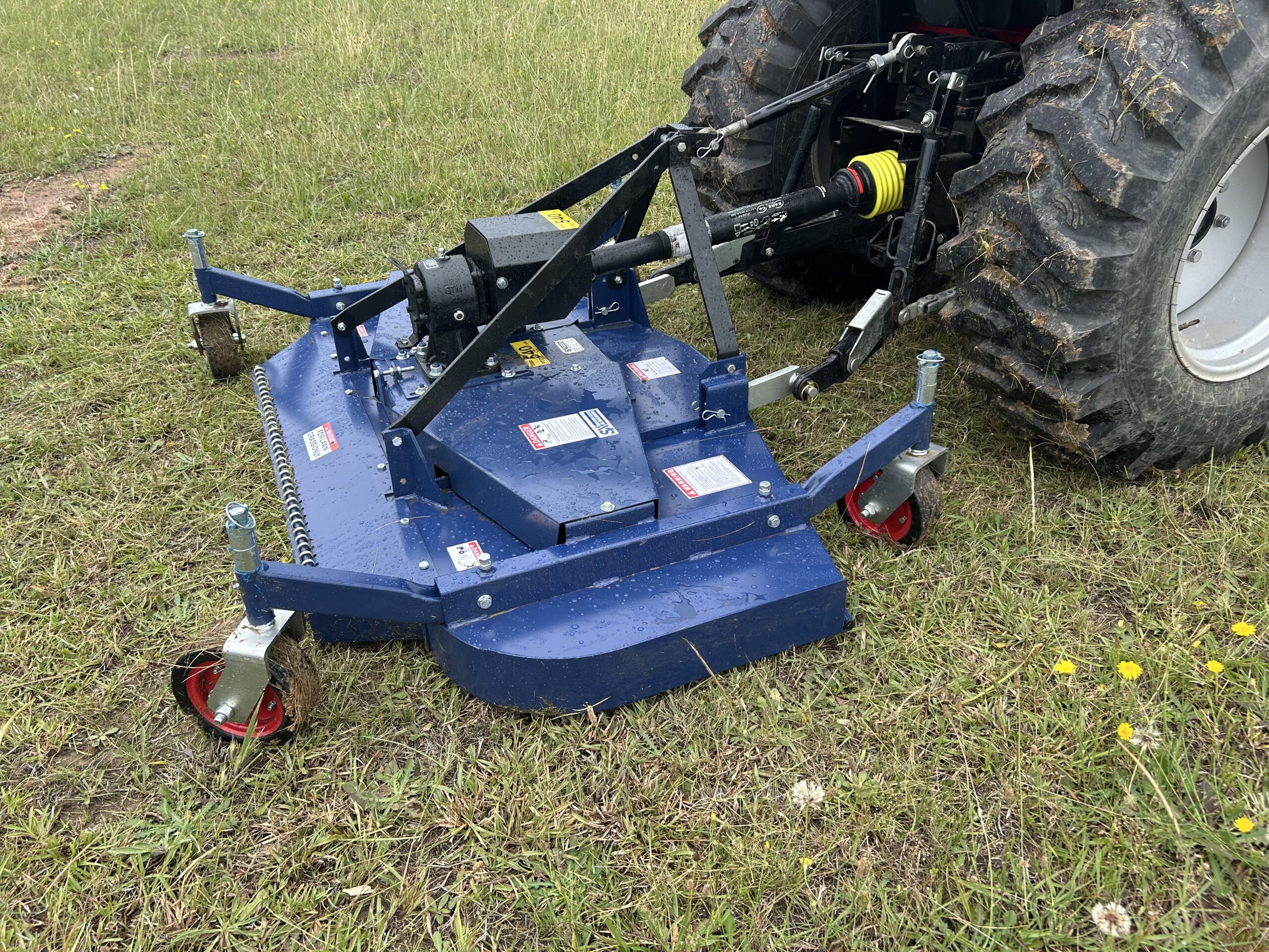 SXM Finishing Mowers are ideal for maintaining turf around residences, house paddocks, acreage, driveways, polo fields, golf courses or playing fields.