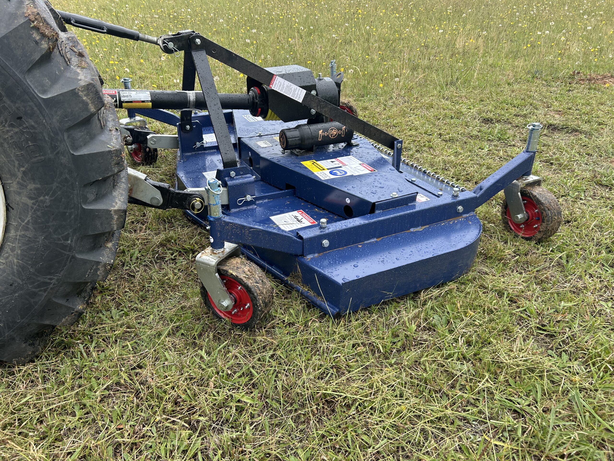 SXM Finishing Mowers are ideal for maintaining turf around residences, house paddocks, acreage, driveways, polo fields, golf courses or playing fields.