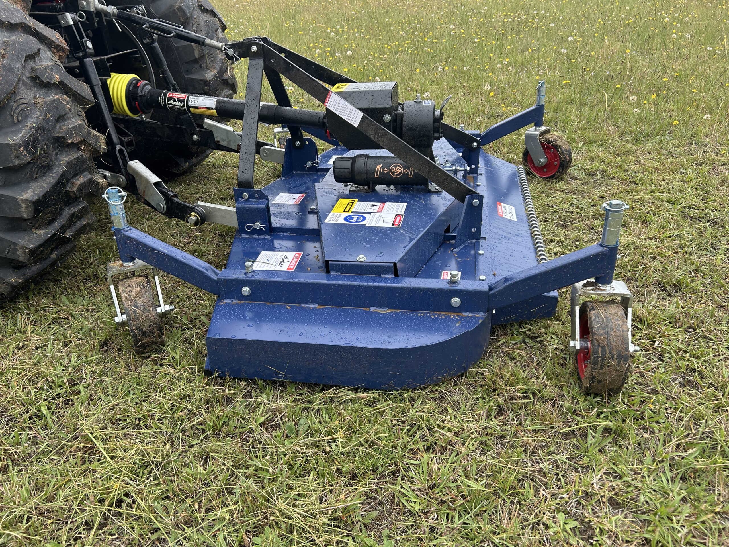SXM Finishing Mowers are ideal for maintaining turf around residences, house paddocks, acreage, driveways, polo fields, golf courses or playing fields.